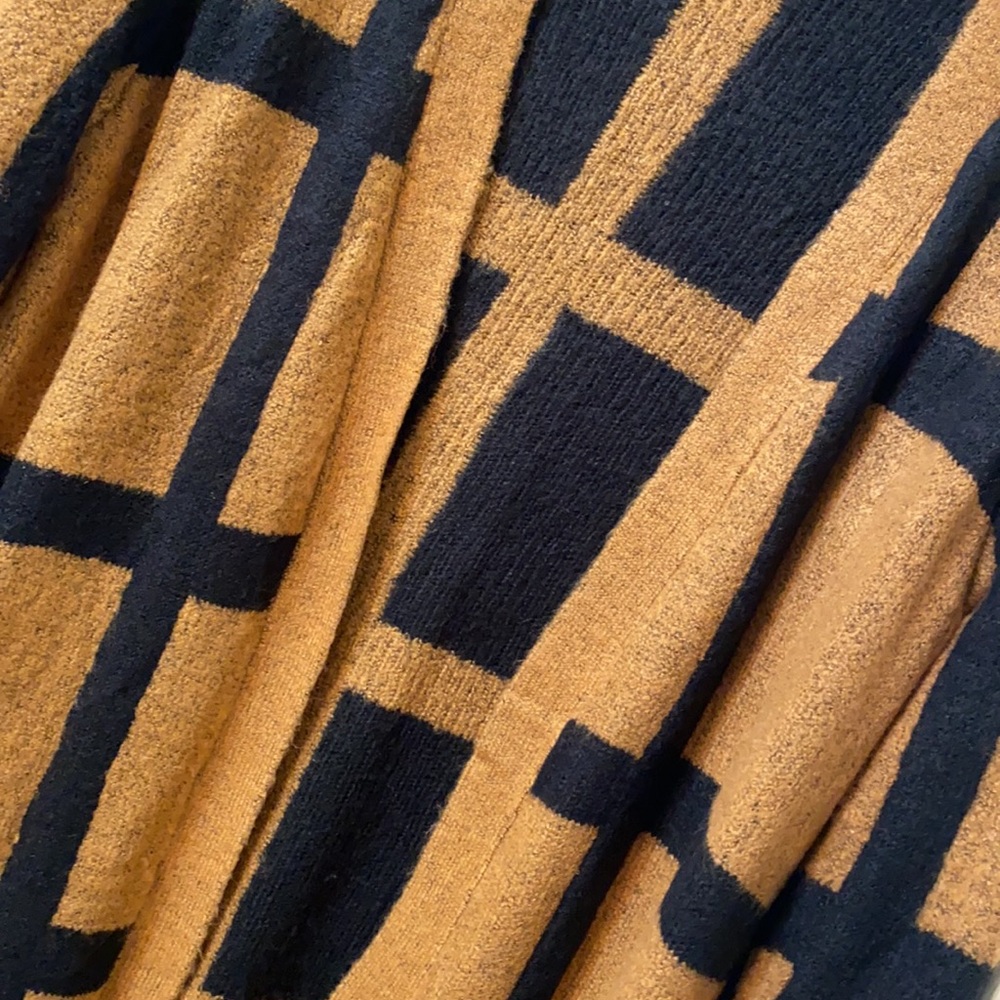 Cardigan - Picture 2 of 4
